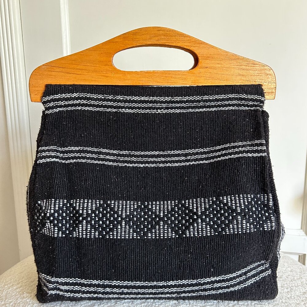 Vintage Woven Bag w/Wood Handles